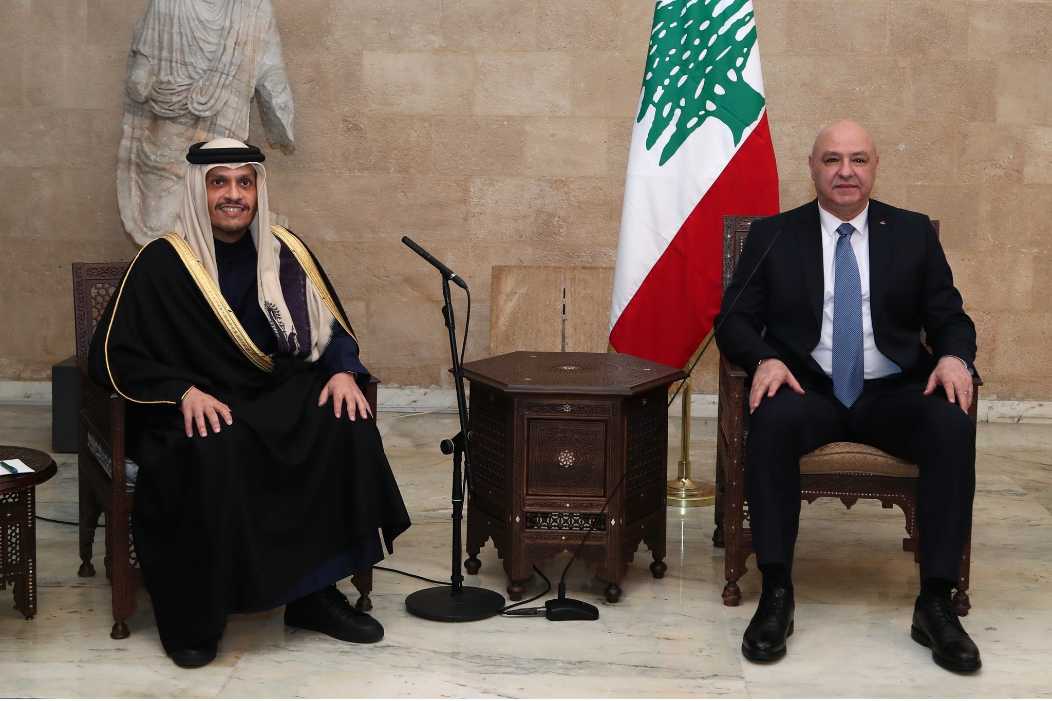 التقى الرئيس عون وزير الخارجية القطري